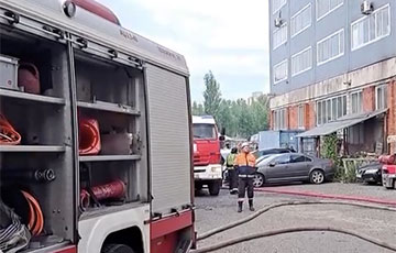 В Санкт-Петербурге вспыхнул мощный пожар