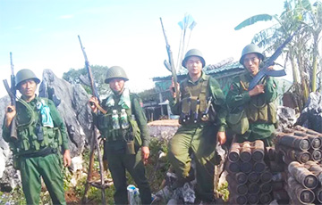 В Мьянме повстанцы захватили военный штаб у границы с Китаем