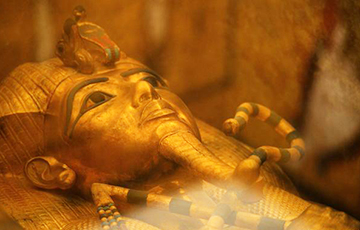 В Египте впервые в истории реставрируют саркофаг Тутанхамона
