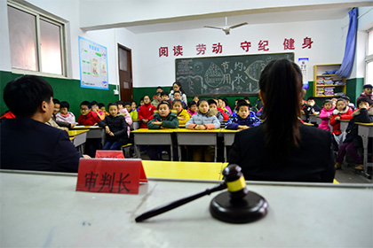 Китайские родители возмутились секспросветом в начальной школе