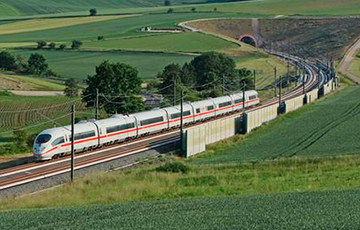 В Германии из-за поджогов произошли сбои в движении поездов