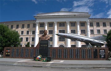 СМИ: Дроны атаковали секретную авиабазу Путина