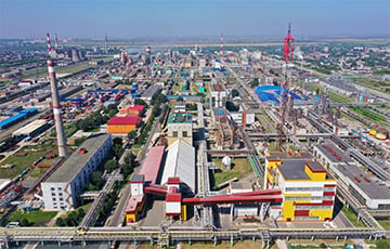 В московитском Тольятти горят сразу два крупных химзавода