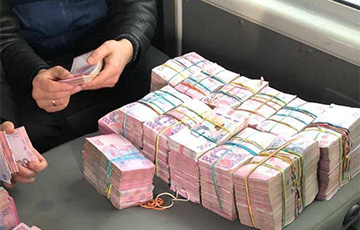 Украденные на оккупированных территориях Украины деньги пытаются легализовать через Беларусь