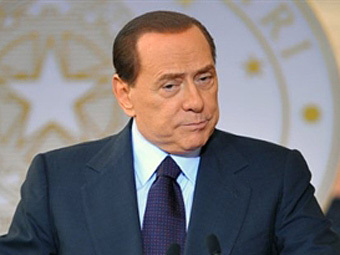 Берлускони бросил войска на уборку мусора в Неаполе