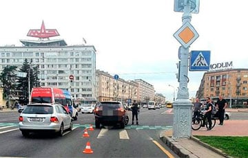 В центре Минска Lexus сбил на пешеходном переходе 12-летнего школьника