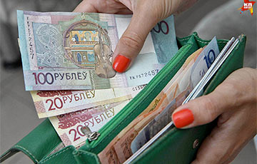 Реальные зарплаты беларусов продолжают падать