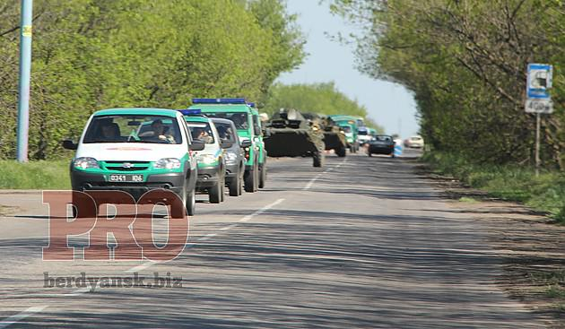 Для защиты от боевиков в Бердянск ввели военную технику