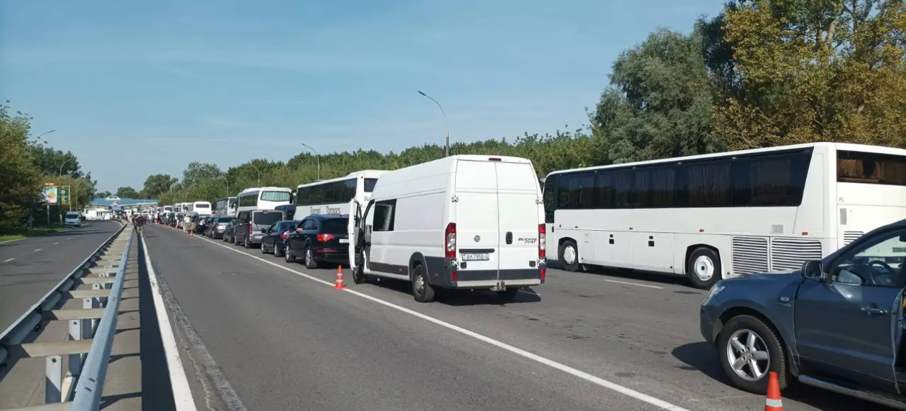 Очереди из автобусов на границе Беларуси и ЕС практически исчезли