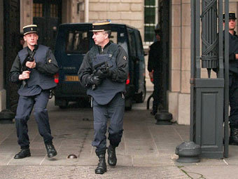 В офисе BMW во Франции захватили заложников