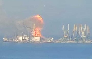 Генштаб ВСУ: В Бердянске  уничтожен московитский большой десантный корабль «Саратов»