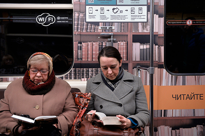 Иностранцев изумило фото москвичей в утреннем метро