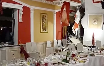 Появились фото с последствиями удара по ресторану с Рогозиным в Донецке