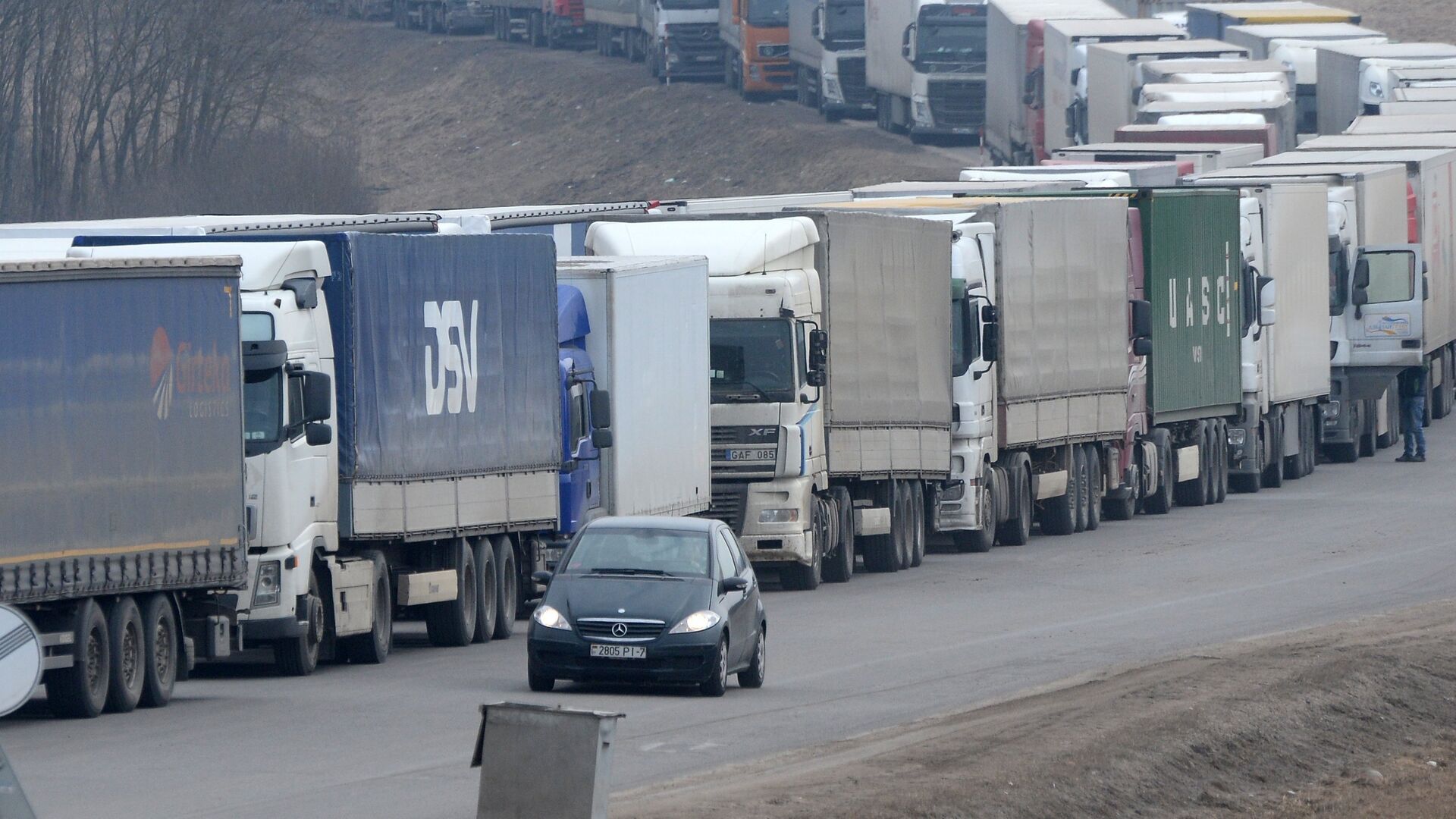 ГПК: очереди из грузовиков на выезд из Беларуси в ЕС выросли на треть