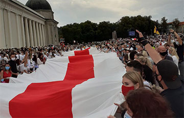 «Путь свободы» от Вильнюса до границы с Беларусью собрал более 50 тысяч человек