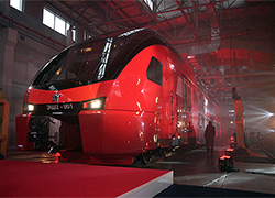 Белорусы создали для Москвы первый двухэтажный поезд
