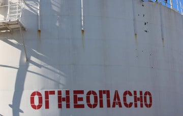 Под Пензой вторые сутки горит нефтебаза после удара дронов