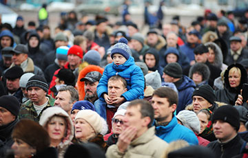 Эксперт: Беларусская экономика «потеряла» полмиллиона человек