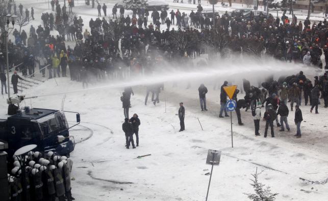 Протесты шахтеров в Польше: полиция применила водометы