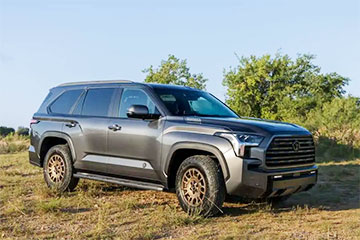 Toyota заинтриговала новым большим внедорожником