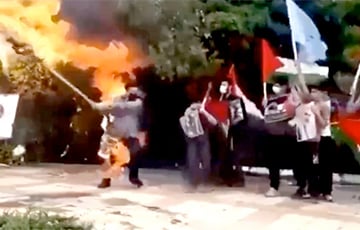 Мгновенная карма: сторонник ХАМАС хотел сжечь флаг Израиля, а поджог себя