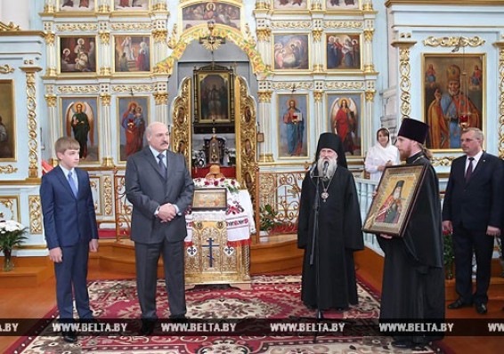 Лукашенко призывает Папу Римского встретиться с Патриархом