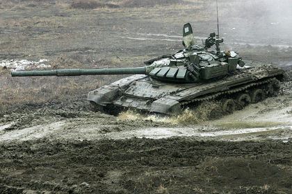 Российские военные получили сотню модернизированных танков