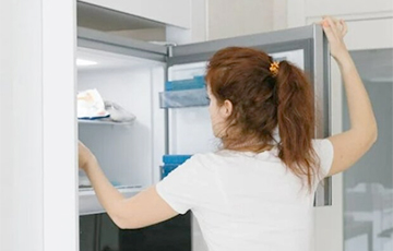 Зачем у хороших хозяек всегда стоит стакан с уксусом в холодильнике?