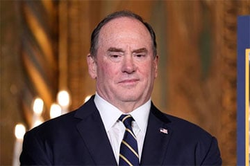 Главу ВМС США уволили из-за мечты Трампа о линкорах с лазерами