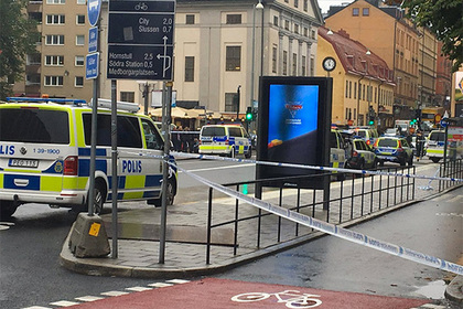 Мужчина порезал ножом полицейского в Стокгольме