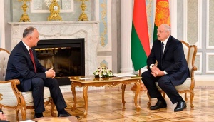 Додон пригласил Лукашенко осенью в Молдову