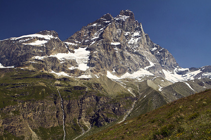 В Италии при спуске с вершины разбились три альпиниста