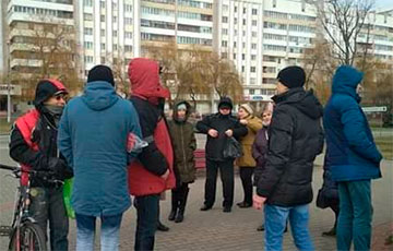 Фотофакт: В Светлогорск протестуют против отравляющего город завода