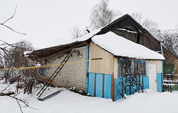 Под Могилевом из-за снега обрушилась крыша дома и повредила газовую трубу