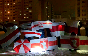 Жодинцы провели акцию в поддержку настоящего флага Беларуси