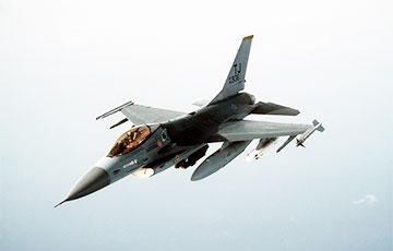 Словакия получила первые истребители F-16