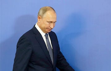 Проблемы с правой рукой и ногой: Путина начало  выкручивать прямо на публике