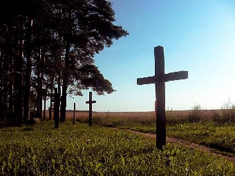 38 crosses broken in Kurapaty memorial complex