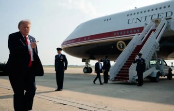 Трамп совершил первый полет на подаренном Катаром самолете