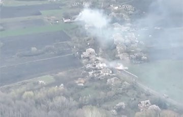 Украинские бойцы уничтожили вражеский танк кинжальным огнем из БТРа