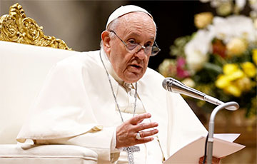 Папа Римский попросил о мире на рождественской мессе