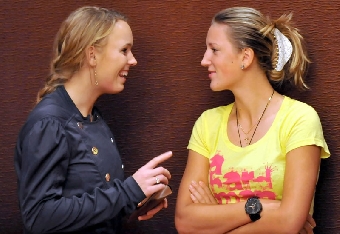 Виктория Азаренко победила Каролин Возняцки в благотворительном матче в Минске
