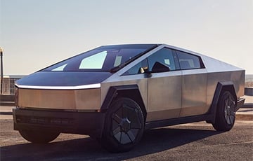 Tesla убрала самую дешевую версию Cybertruck из продажи