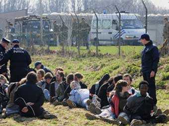 Бельгийская полиция задержала 150 участников акции протеста против НАТО