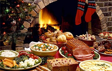 Беларусская семья случайно нашла старые новогодние рецепты на съемной квартире