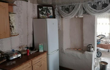 В Беларуси на торги выставили дом с шестью прописанными в нем несовершеннолетними