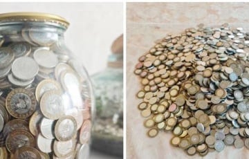 Беларусская семья собрала трехлитровую банку монет