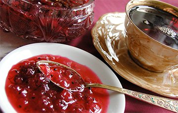 «Чай без варенья»: Минский бар потроллил Лукашенко