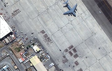 Что сейчас происходит в аэропорту Кабула: снимки со спутника