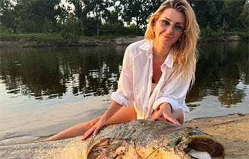 Беларуска поймала огромного сома на Припяти